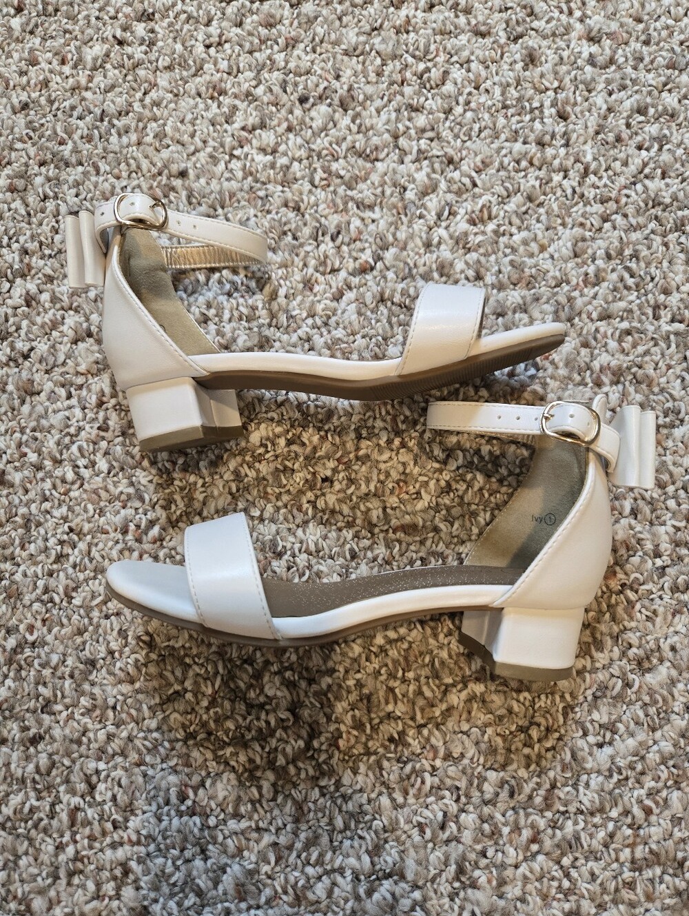 Classic White Ankle-Strap Block Heel Sandals, Girls Size 1 - Picture 7 of 8